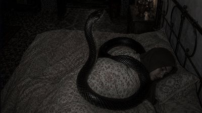 أصبح الحنش الذي أربيه غريبًا