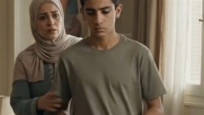 اخويا الصغير كل ما يجي يذاكر مع ابني 