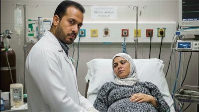 دخلت تولد، واتفاجأت بطليقها قدامها… وهو آخر واحد يعرف إنها حامل