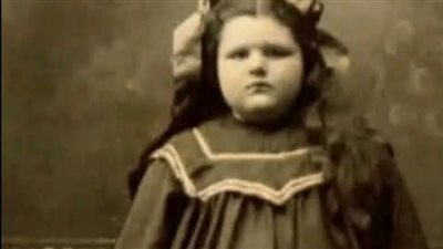 الطفلة التي وصفت بالقبح عام 1913… عادت بعد سنوات لتكتب أهدأ انتقام في التاريخ